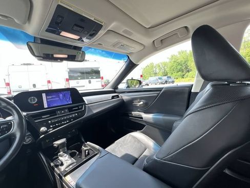Used 2024 Lexus ES 250 w/ Premium Package AWD/4WD image 11