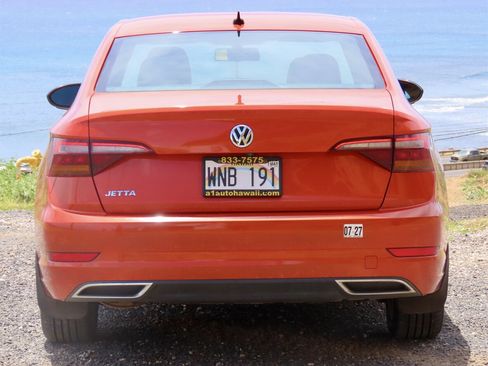 Used 2019 Volkswagen Jetta R-Line w/ R-Line Cold Weather Package FWD image 5
