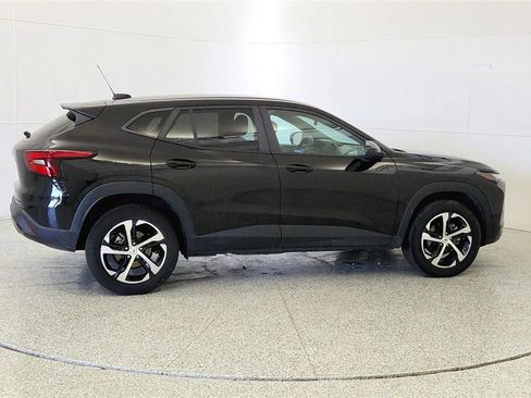 Used 2024 Chevrolet Trax RS w/ Driver Confidence Package FWD image 8