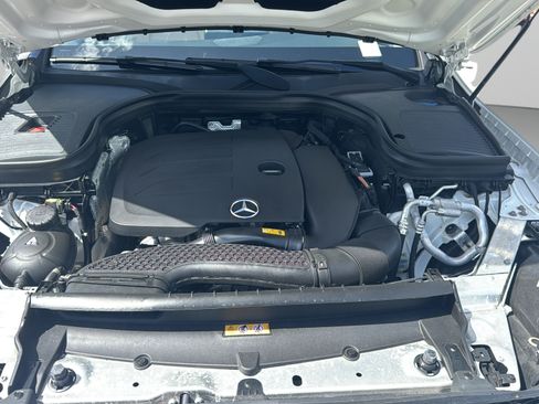 Used 2022 Mercedes-Benz GLC 300 w/ Premium Package Lite image 18