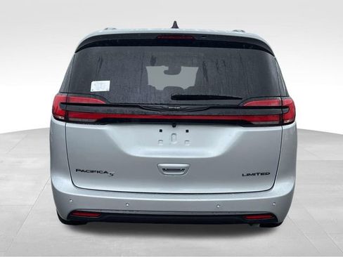 New 2026 Chrysler Pacifica Limited image 6