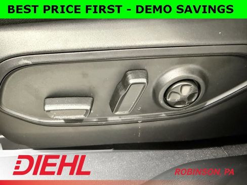 New 2025 Jeep Grand Cherokee Limited w/ Black Appearance Package image 21