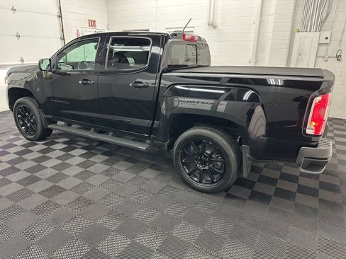 Used 2022 GMC Canyon Denali w/ Denali Black Edition Package AWD/4WD image 6