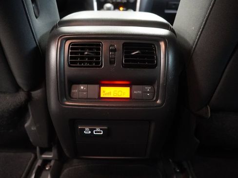 Used 2020 Nissan Pathfinder SV AWD/4WD image 30