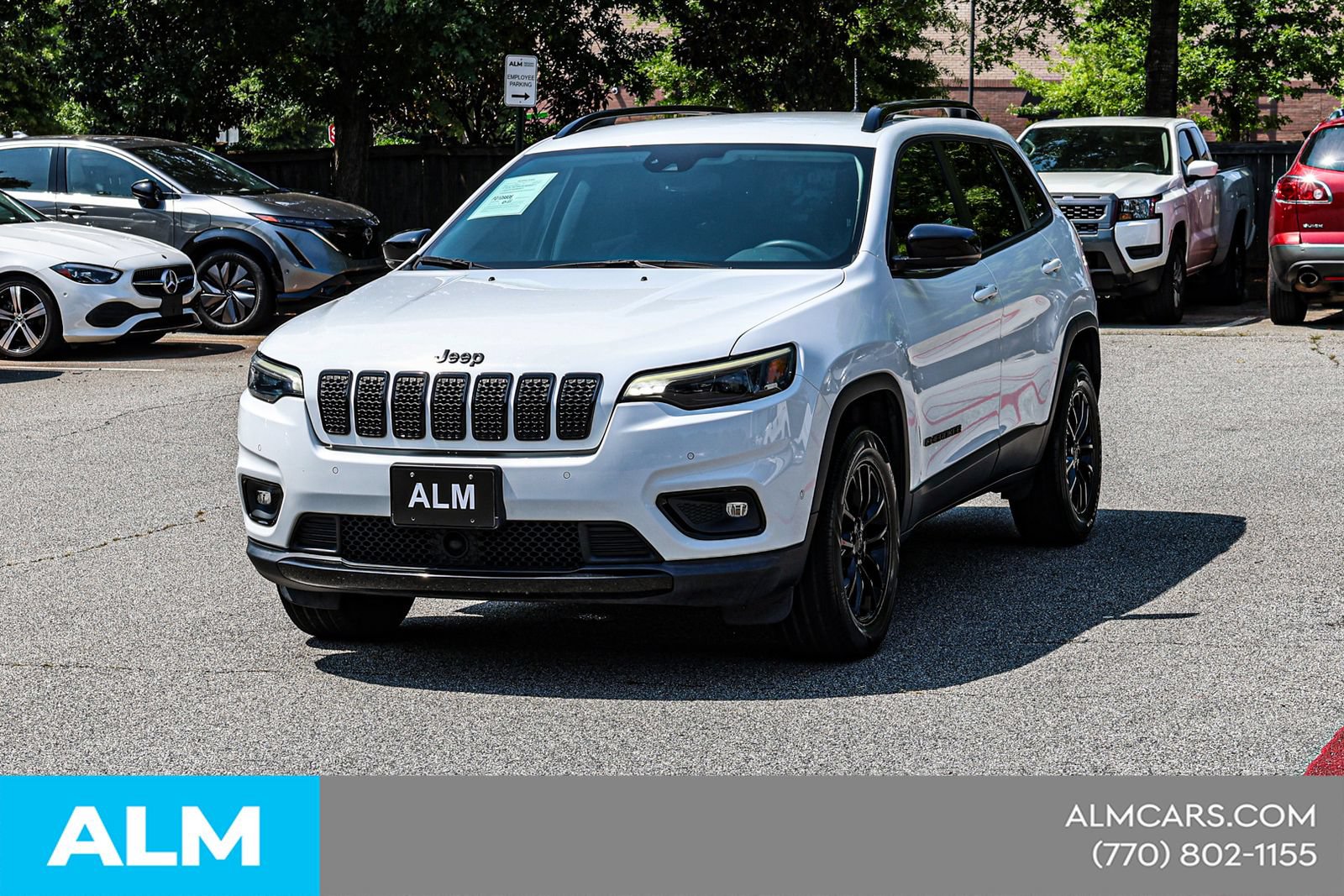 Used 2023 Jeep Cherokee Altitude Lux AWD/4WD image 3