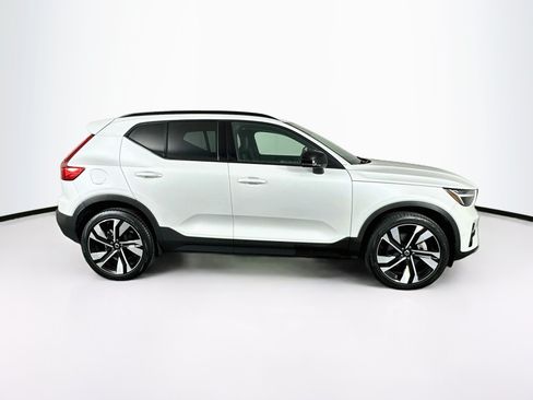 Used 2024 Volvo XC40 B5 Plus w/ Climate Package AWD/4WD image 10