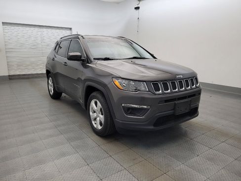 Used 2018 Jeep Compass Latitude w/ Popular Equipment Group FWD image 13