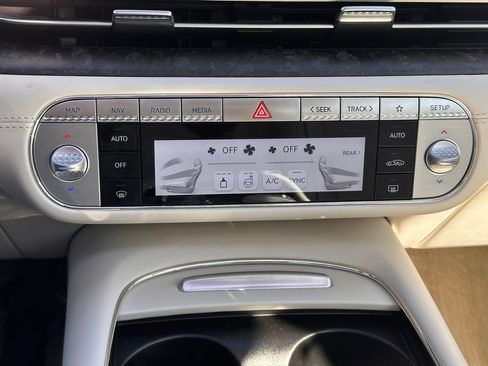 Used 2025 Genesis G90 3.5T image 49