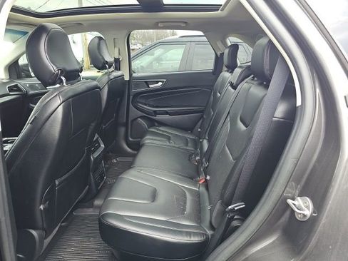 Used 2019 Ford Edge Titanium w/ Equipment Group 301A image 10