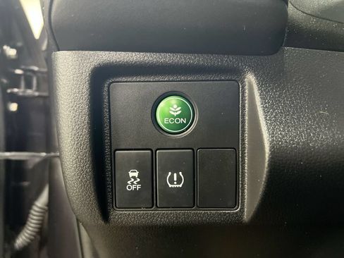 Used 2016 Honda HR-V EX image 18