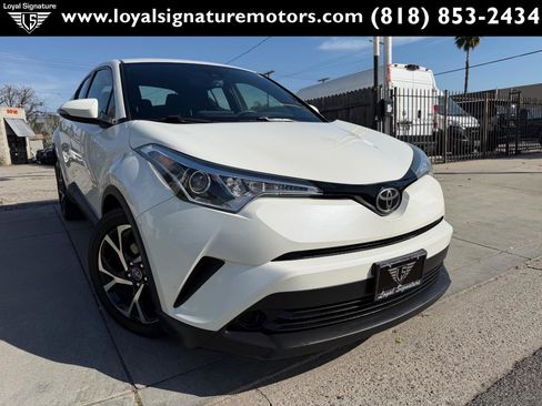 Used 2018 Toyota C-HR XLE image 1