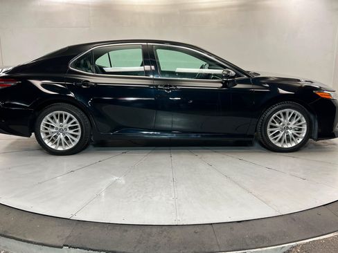Used 2018 Toyota Camry XLE w/ Driver Assist Package FWD image 6