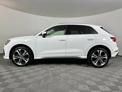 Used 2020 Audi Q3 2.0T Premium Plus w/ Premium Plus Package AWD/4WD image 19