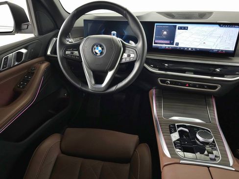 Used 2025 BMW X5 xDrive50e w/ Parking Assistance Package AWD/4WD image 20