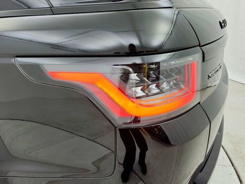 Used 2019 Land Rover Range Rover Sport HSE Dynamic image 32