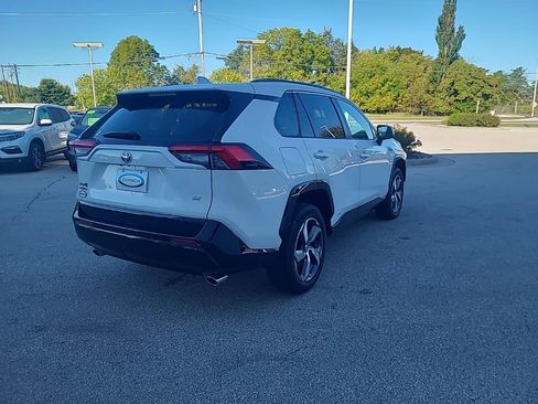Used 2023 Toyota RAV4 SE image 5