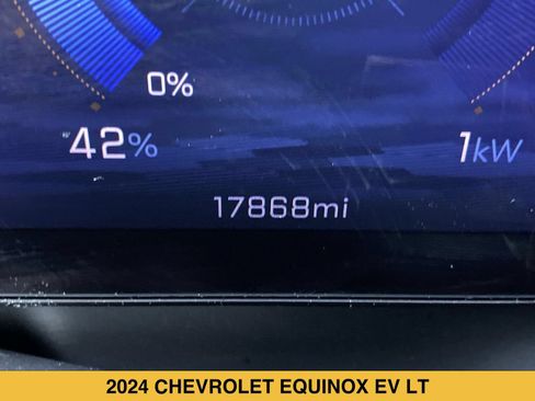 Certified 2024 Chevrolet Equinox EV LT FWD image 4