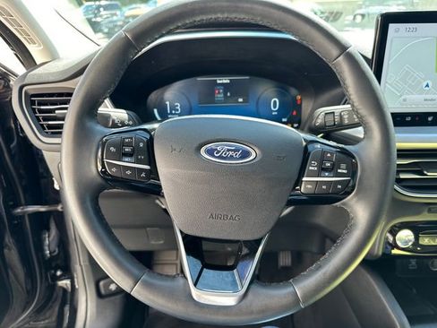 Certified 2023 Ford Escape Platinum image 30