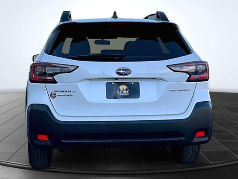 Used 2024 Subaru Outback Premium AWD/4WD image 5