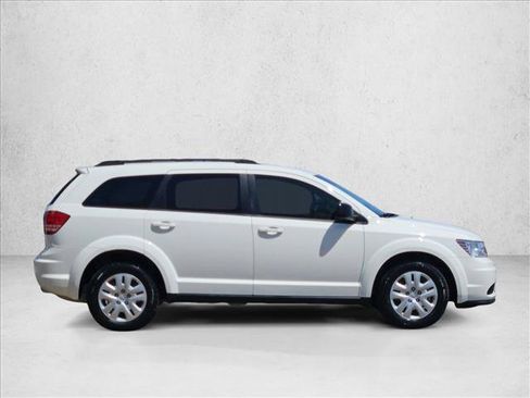 Used 2020 Dodge Journey SE FWD image 9