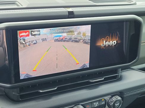 New 2025 Jeep Gladiator Mojave image 14