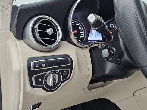 Used 2018 Mercedes-Benz GLC 300 4MATIC image 8