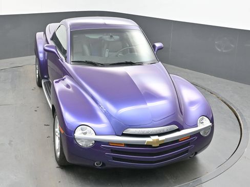 Used 2004 Chevrolet SSR w/ Preferred Equipment Group image 32