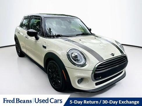 Used 2021 MINI Cooper 4-Door Hardtop FWD image 1