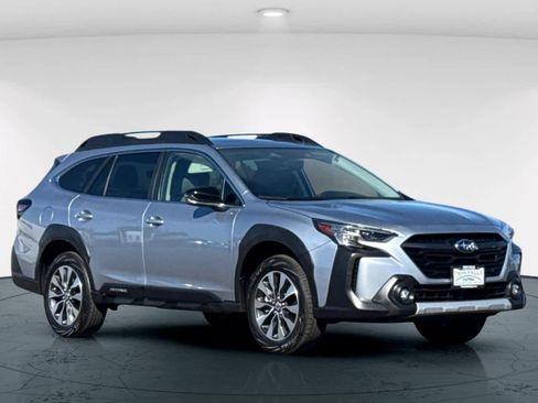 Used 2023 Subaru Outback Limited image 5
