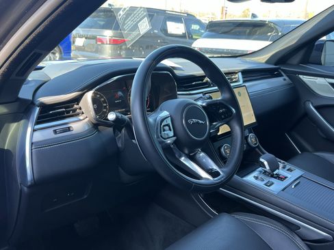 Certified 2025 Jaguar F-PACE R-Dynamic S image 19