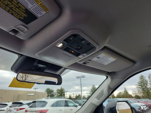 Used 2022 Toyota Tundra SR5 w/ SR5 Convenience Package image 30