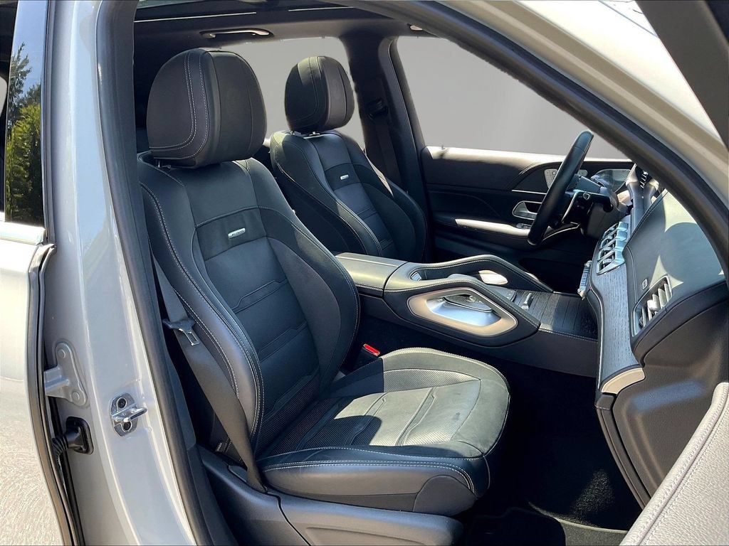 Certified 2025 Mercedes-Benz GLE 53 AMG 4MATIC image 30