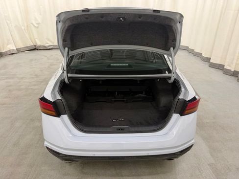 Used 2024 Nissan Altima 2.5 SR w/ SR Premium Package FWD image 8