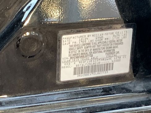 Used 2025 Nissan Versa SV w/ Trunk Package image 10