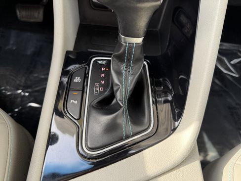 Used 2019 Kia Niro EX Premium w/ Sunroof Package image 26