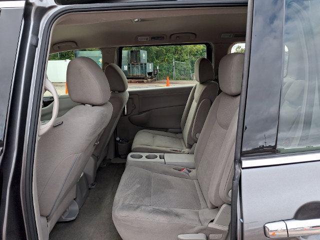 Used 2016 Nissan Quest S FWD image 4