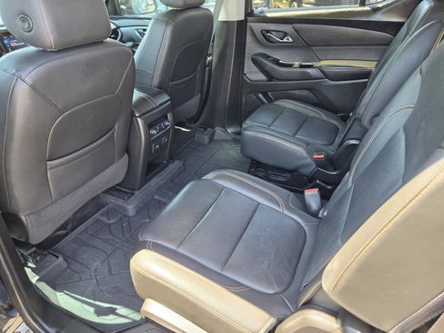 Used 2021 Chevrolet Traverse Premier w/ Redline Edition FWD image 13