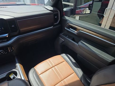 Certified 2025 Chevrolet Silverado 2500 High Country w/ Technology Package image 14