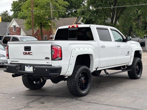 Used 2018 GMC Sierra 1500 SLT w/ SLT Preferred Package AWD/4WD image 8