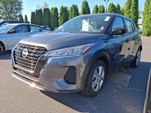 New 2025 Nissan Kicks Play S image 3