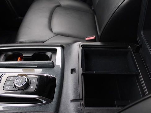 Used 2021 Nissan Armada SV image 42