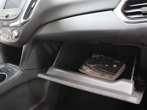 Used 2024 Chevrolet Equinox LT image 31