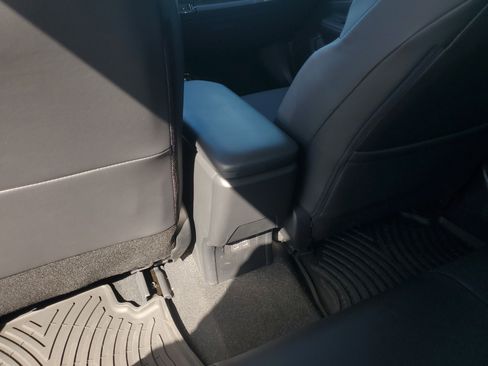 Used 2025 Toyota Prius FWD image 13