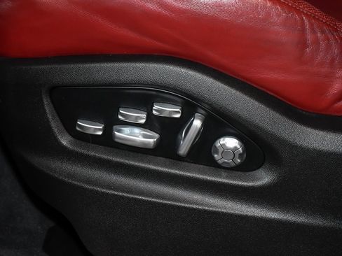 Used 2021 Porsche Cayenne Turbo w/ Assistance Package image 47