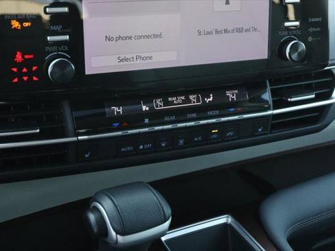 Certified 2024 Toyota Sienna XLE image 20