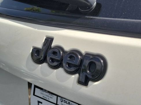 Used 2019 Jeep Compass Latitude FWD image 4