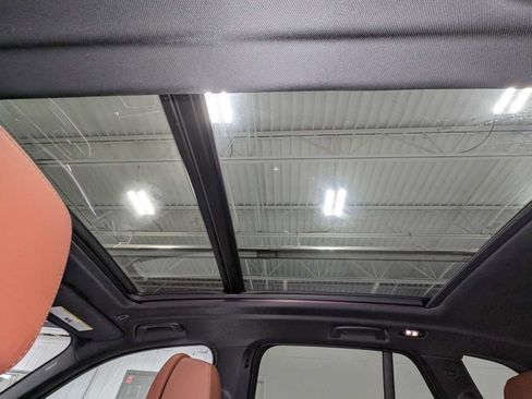 Used 2021 BMW X5 xDrive40i w/ M Sport Package AWD/4WD image 17