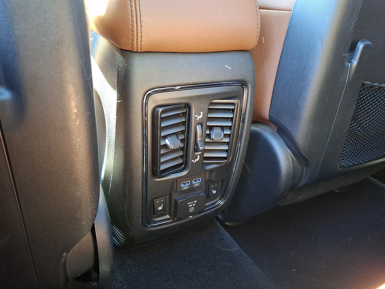 Used 2021 Jeep Grand Cherokee Overland AWD/4WD image 12