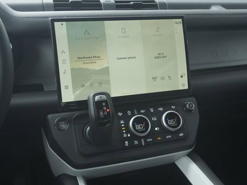 New 2026 Land Rover Defender 110 X-Dynamic SE image 15