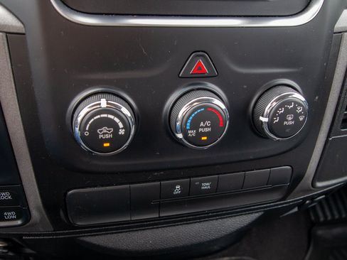 Used 2018 RAM 1500 Express AWD/4WD image 18
